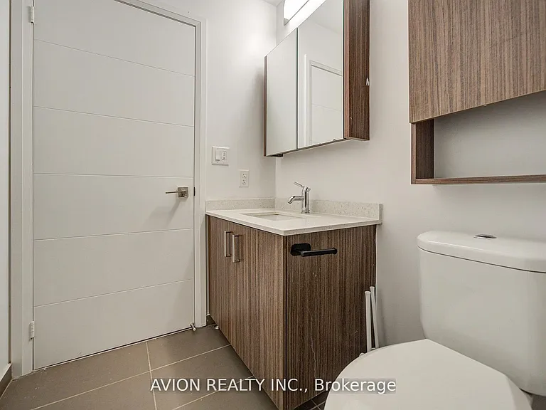 18 Uptown Dr #301 — Photo 11