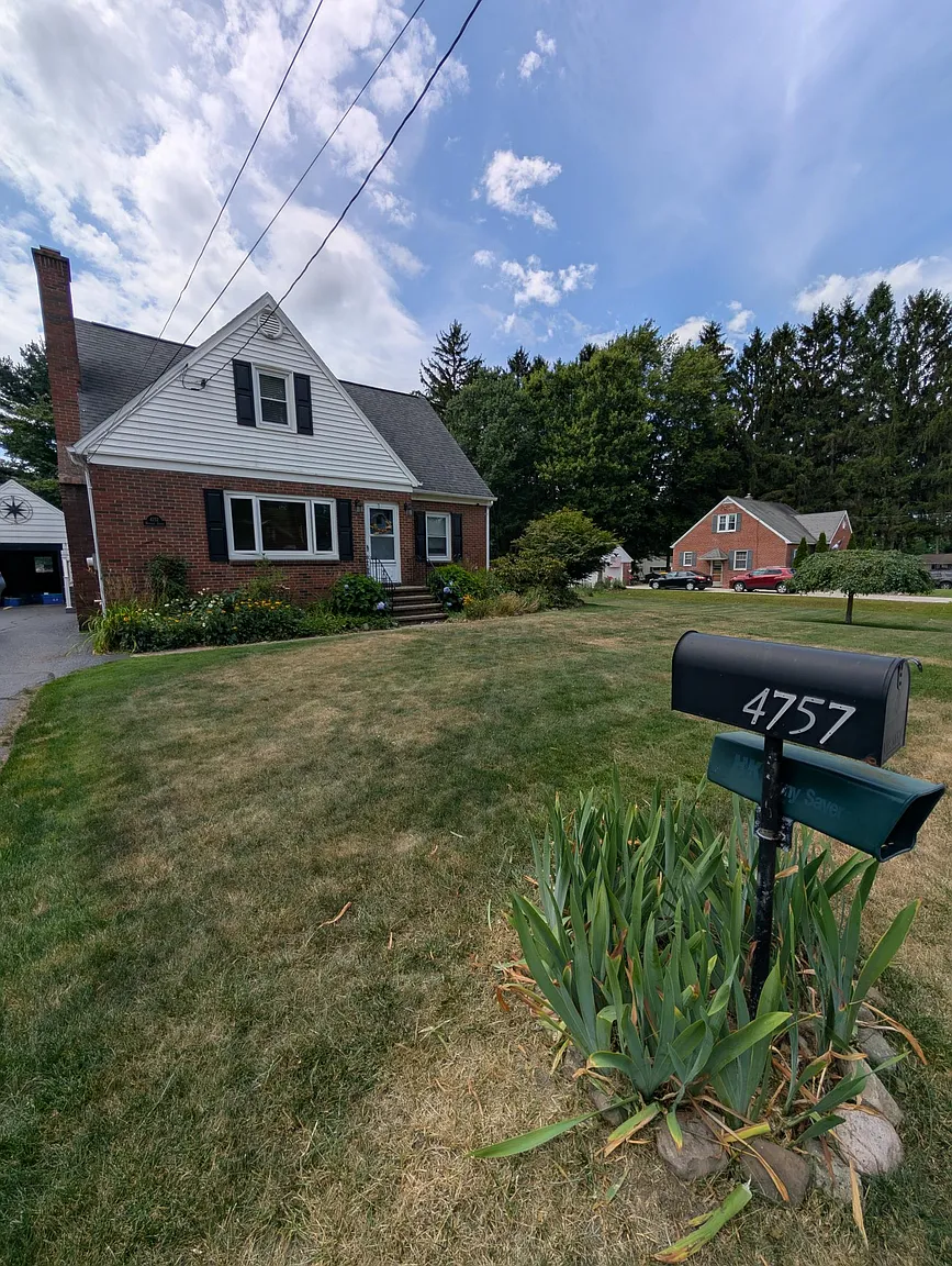 4757 Woodside Ave photo 1