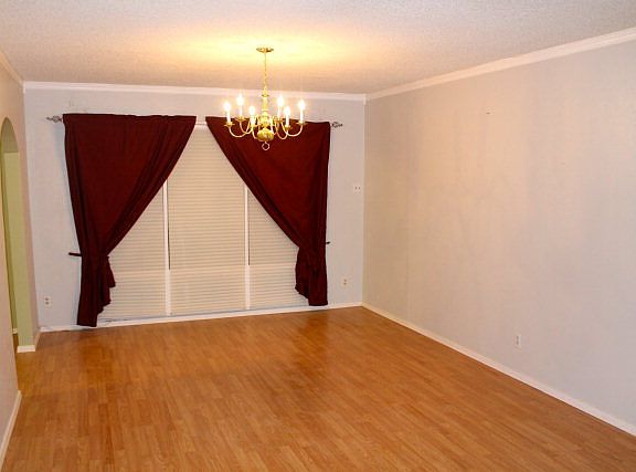 3rd image of 1407 Emerald Ave