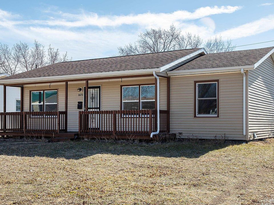 1st image of 1673 Oakwood Dr