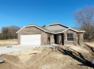 902 N Rusk St, Weatherford, TX 76086