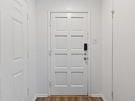 5th image of 2526 Spring Dusk Ln