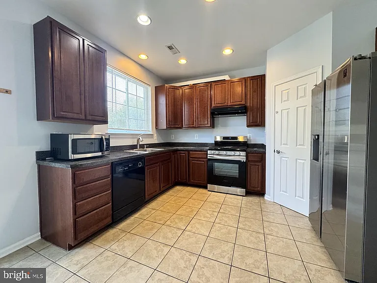636 Tantallon Ct #140 — Photo 7