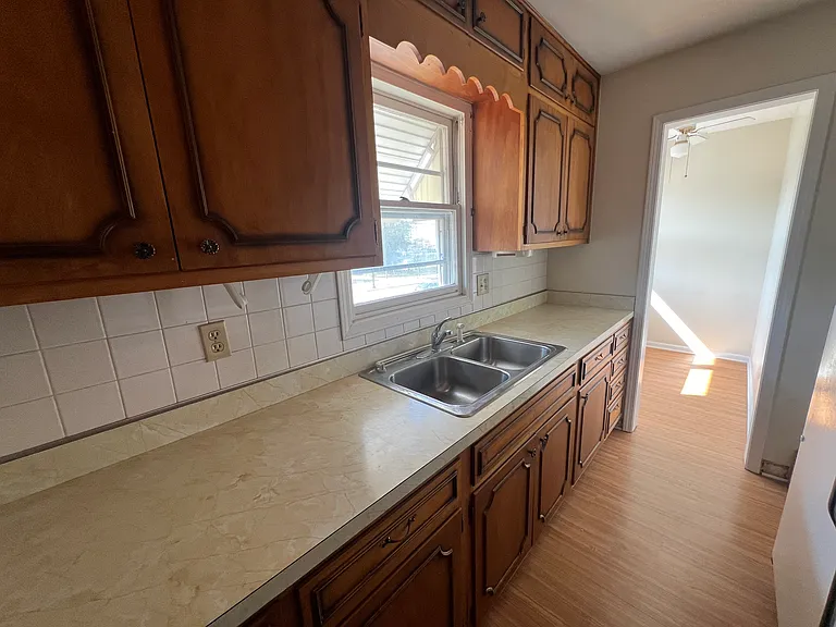 855 N Madison Ave #4 — Photo 16
