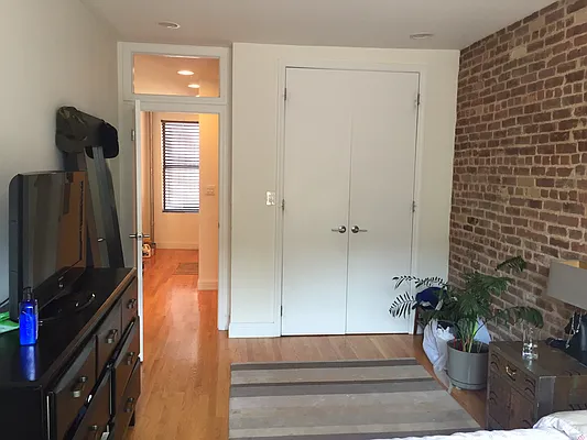 Rented by PMG Real Estate  | media 25