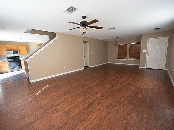 2nd image of 440 Emerald Fields Ln