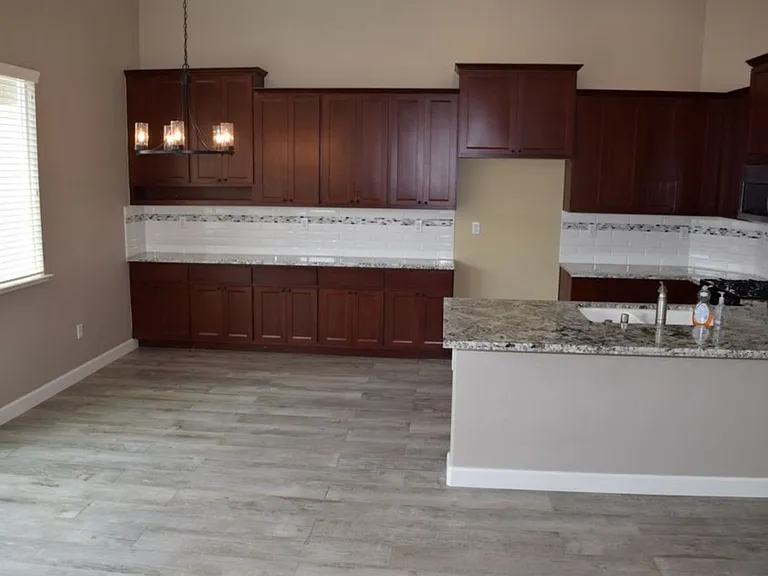 1902 Horseshoe Glen Cir — Photo 5