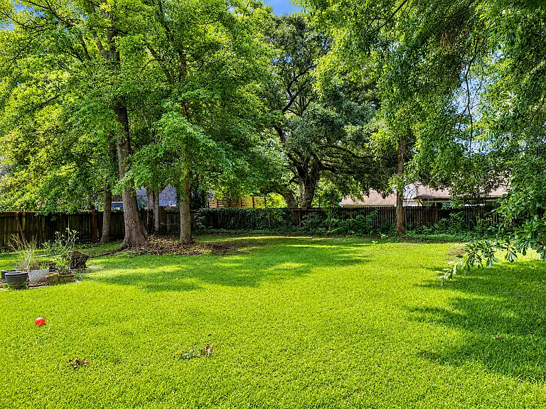 4008 Breezy Hill Ln — Photo 25