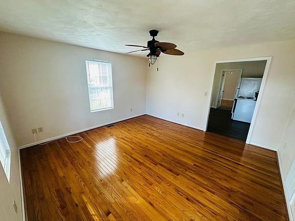 3rd image of 2340 King St NE