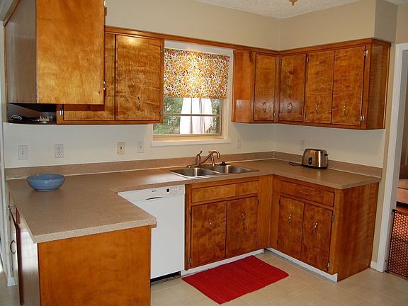 4th image of 3817 Barkdale Ct