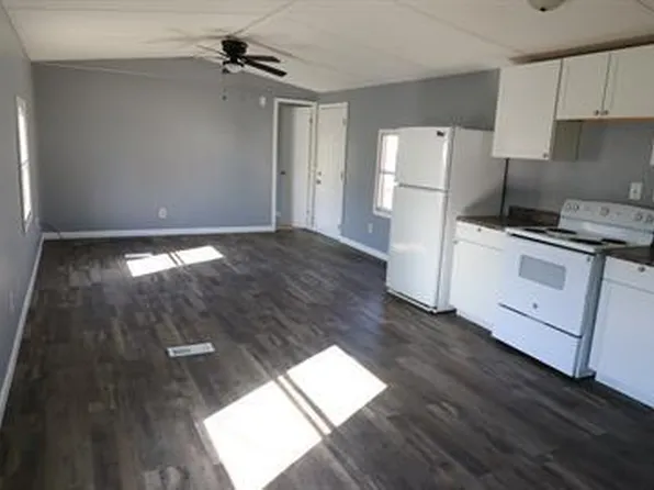 2009 Greenway Street, 2009 Greenway St, Kingsport, TN 37660