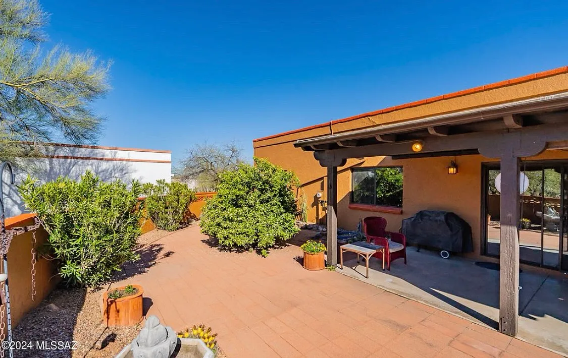 580 S Corpino De Pecho — Photo 4