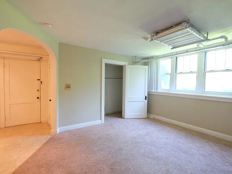 19XX W Marshall Ave — Photo 1