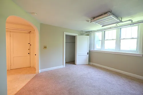 19XX W Marshall Ave Photo 1