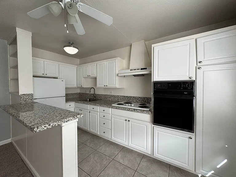 2307 I Street — Photo 3