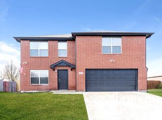 208 Vivian Dr, Waxahachie, TX 75165