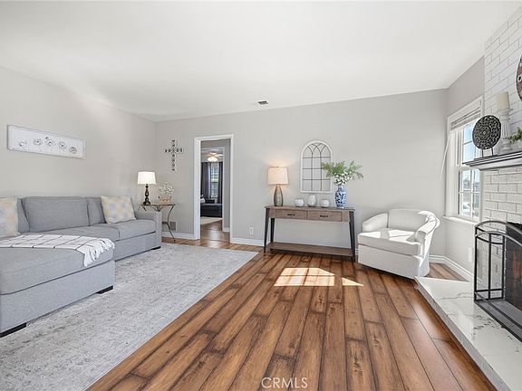 4th image of 425 Cherry St