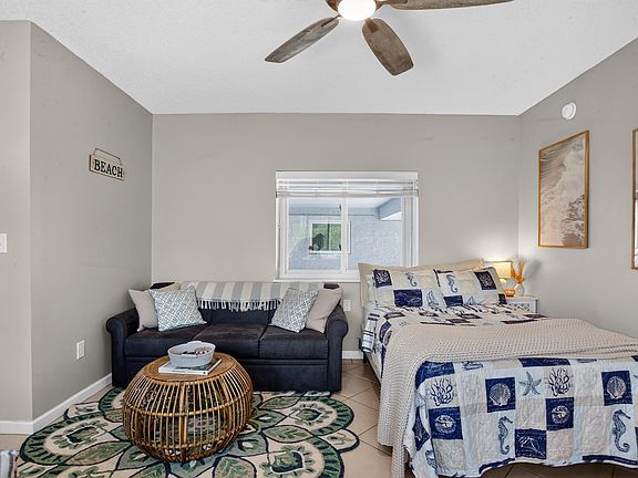 4th image of 1110 Wesley Ave #206