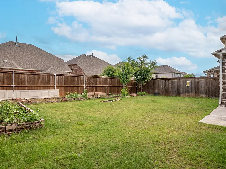 420 Kirkham Dr — Photo 34