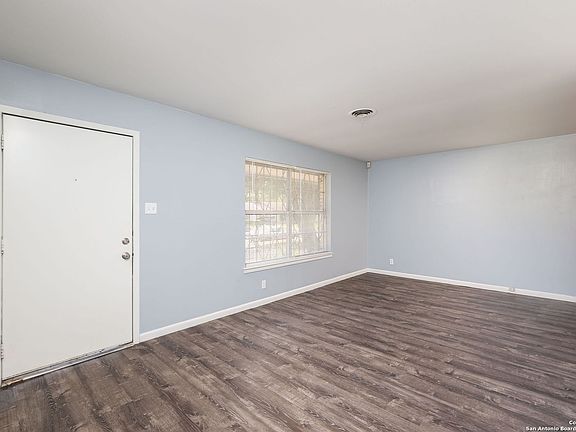 4th image of 4919 LAKEWOOD DR