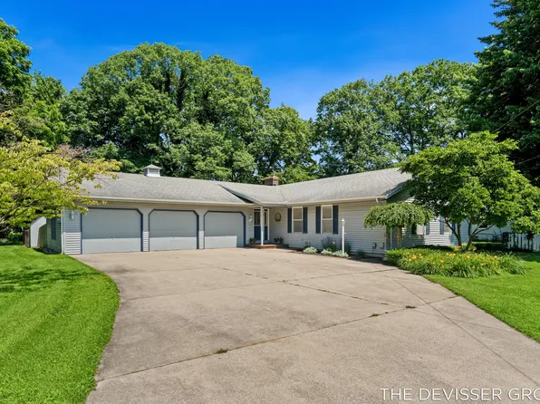 14289 Essenburg Dr, Holland, MI 49424