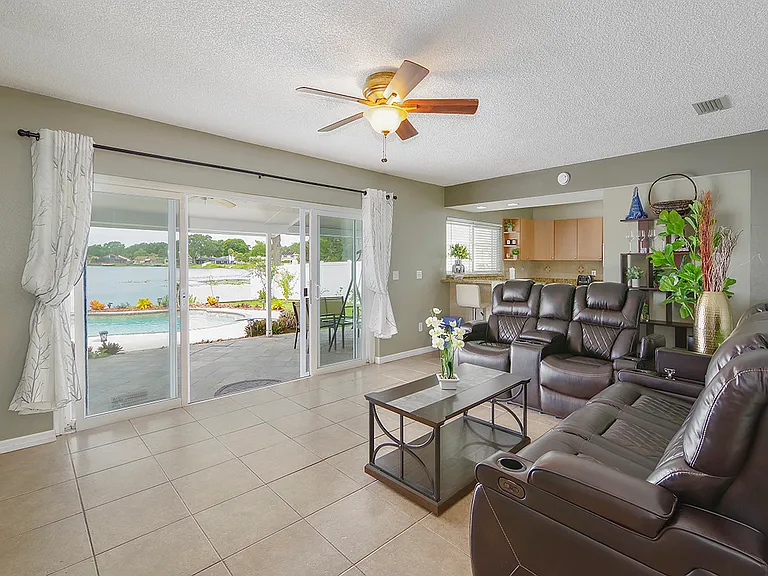 8318 Palma Vista Ln — Photo 10
