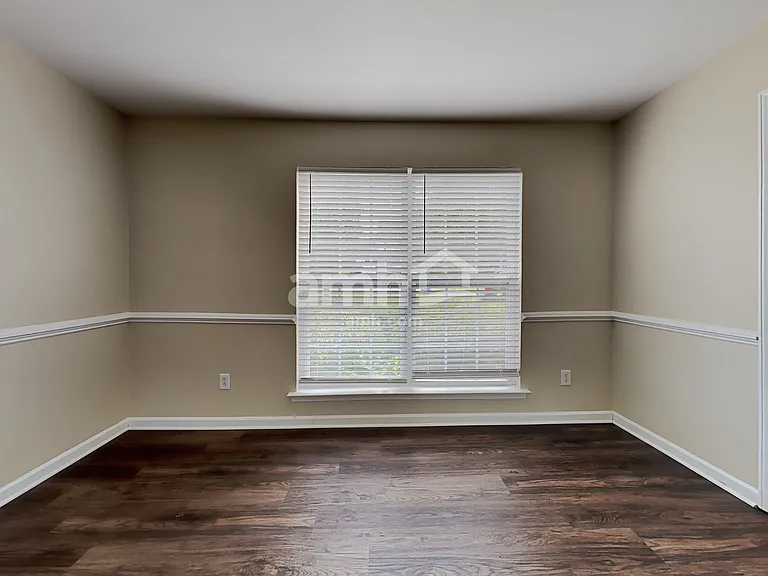 141 Sawhorse Dr — Photo 7