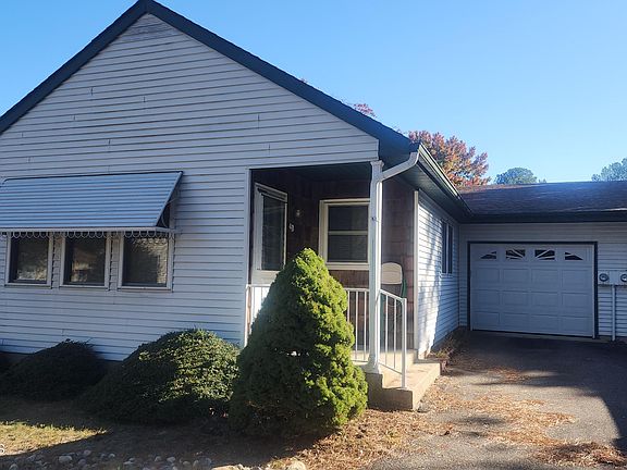 2nd image of 4 Deerfield Drive #B