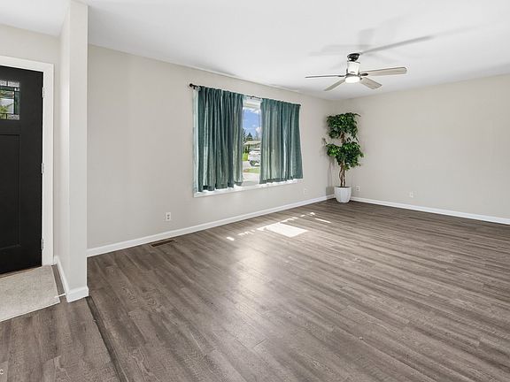 4th image of 100 Foxwood Ct
