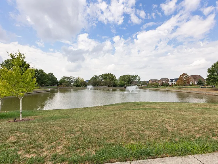 3334 Vinemont Dr — Photo 56