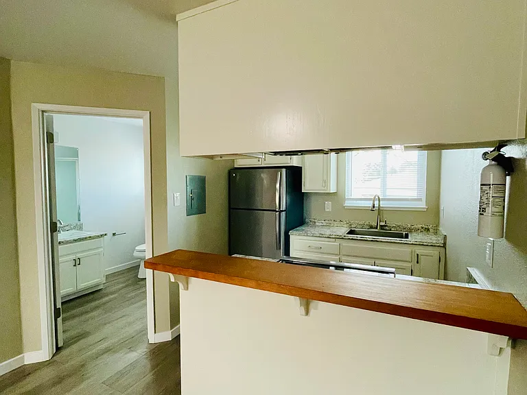 Studio - 420 SQ Ft