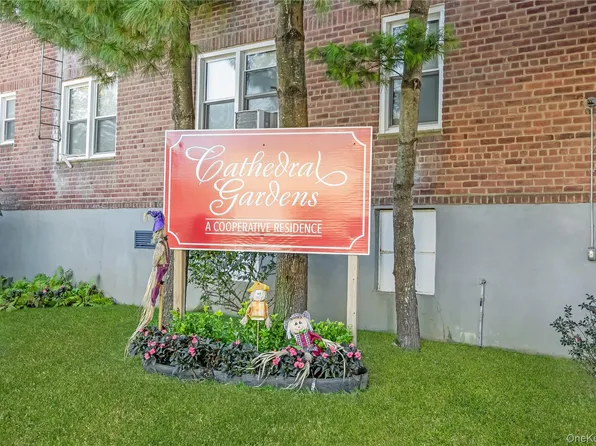 22 Mulford Place #2D, Hempstead, NY 11550