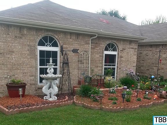 2nd image of 402 Blue Stem Dr