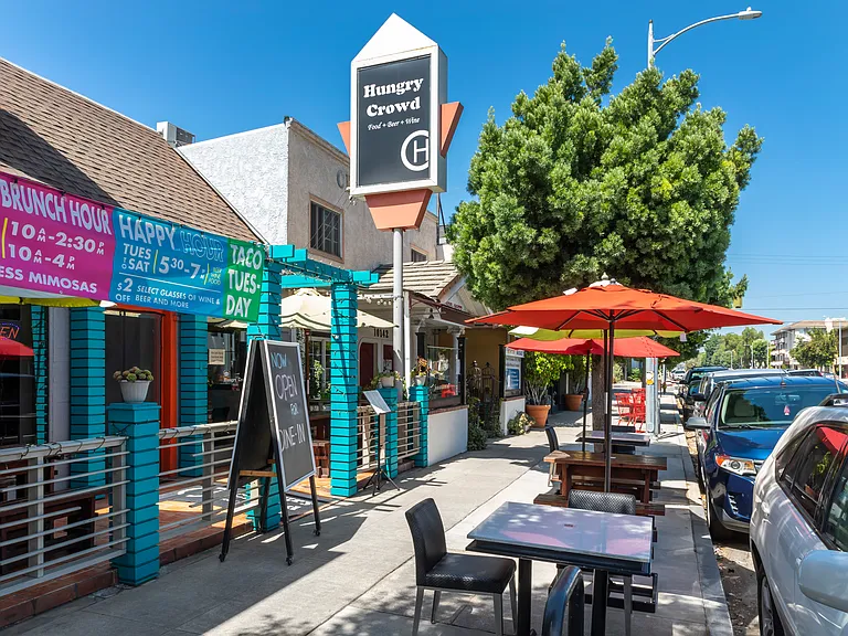 Apartments in Toluca Lake Sidewalk Street View of Hungry Crowd Retaurant