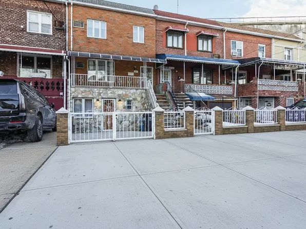 3616 23rd Ave, Astoria, NY 11105