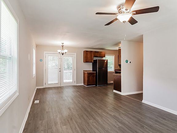 4th image of 748 Barclay Ln