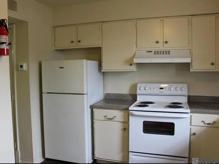140 Wylie Dr #9 — Photo 5