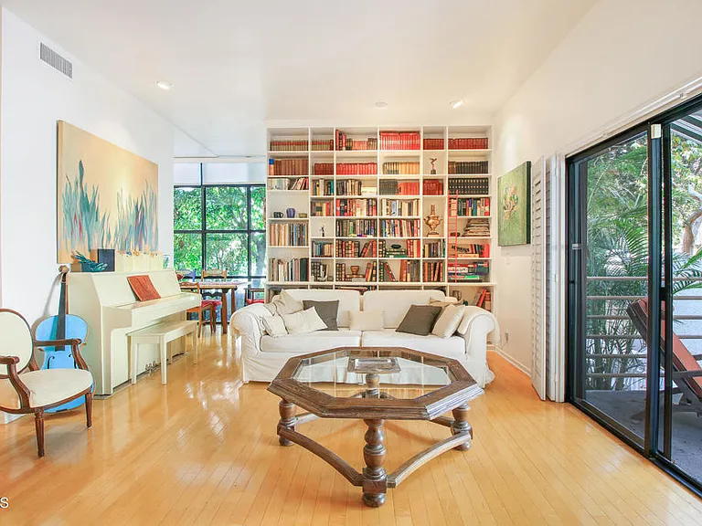 1670 Malcolm Ave #103 — Photo 11