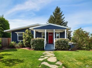 8205 SE 36th St, Mercer Island, WA 98040