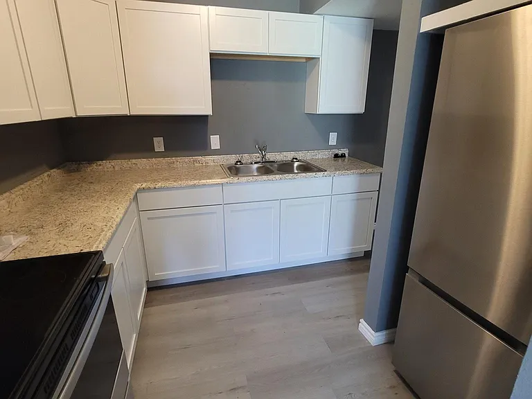 527 E Caney St #K — Photo 8