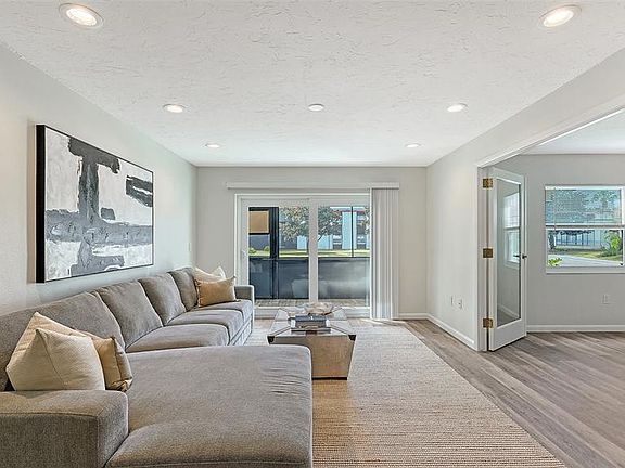 5th image of 3229 Beneva Rd Unit 101