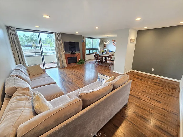 8828 Pershing Dr #121 — Photo 9