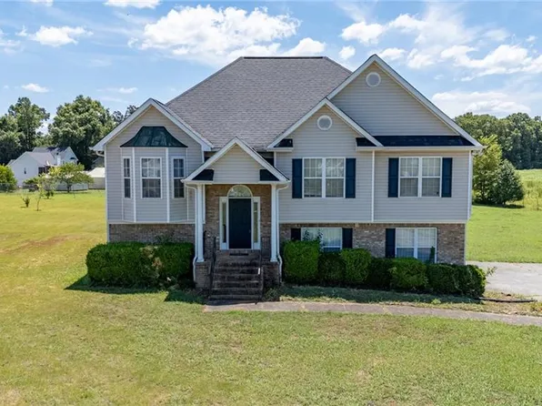154 Peach Blossom Ln SE, Calhoun, GA 30701