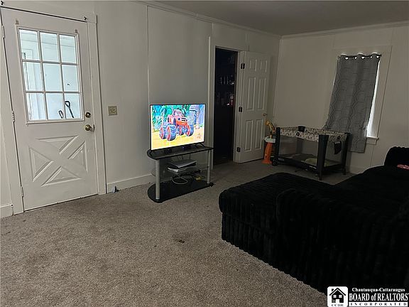5th image of 53 Ellicott St