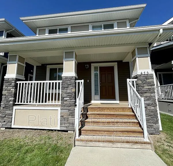 475 River Heights Cres — Photo 1
