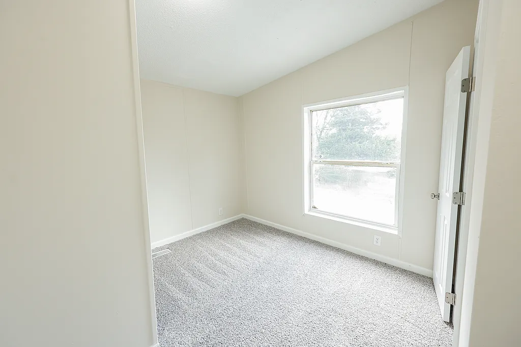3 bed, 1234 sqft, $1,700 — Photo 4