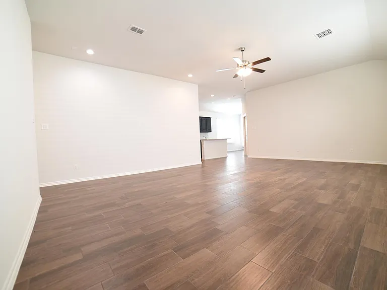 1407 Buckley St — Photo 14