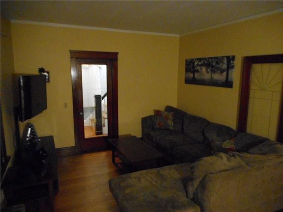 5th image of 172 Paine Ave