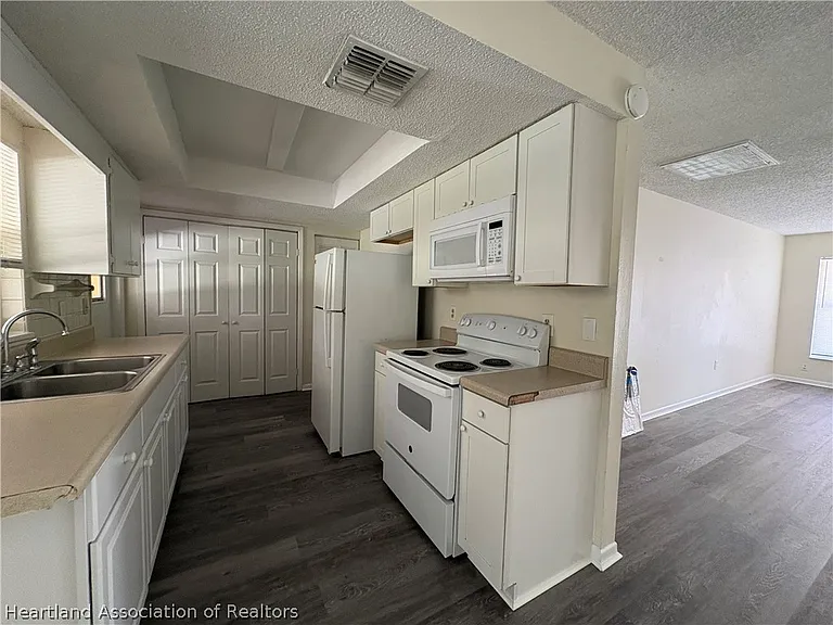 1403 Bassage Rd — Photo 12