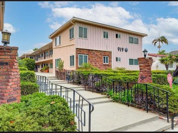 919 E La Palma Dr